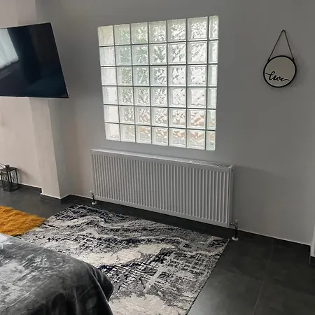 Elatovillage Apartman *